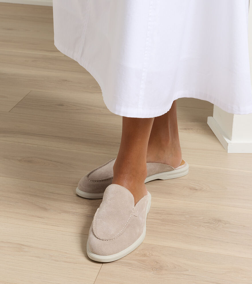 Excursionist Venetian Mule image number 2