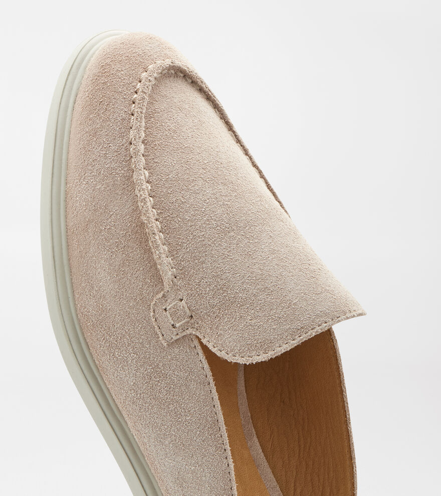 Excursionist Venetian Mule image number 7