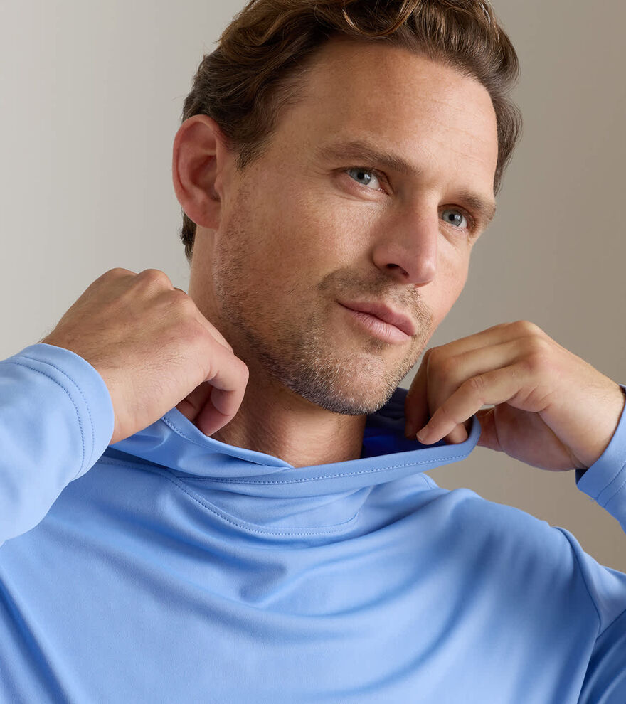 Featherweight Performance Sun Shirt Hoodie image number 4