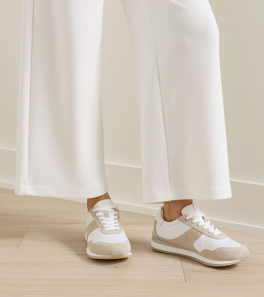 Flora Day Runner image number 2